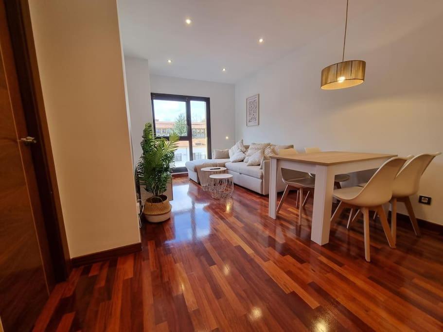 604B - Apartamento Con Garaje Oviedo Bagian luar foto
