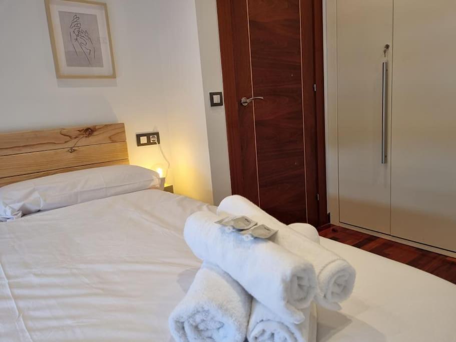 604B - Apartamento Con Garaje Oviedo Bagian luar foto