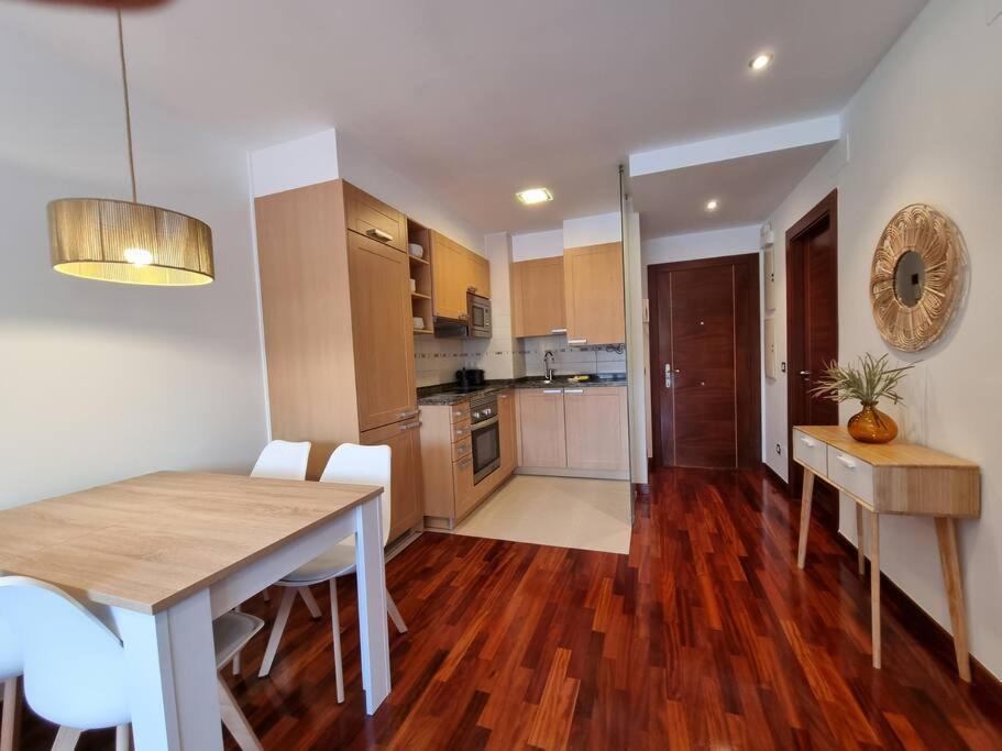 604B - Apartamento Con Garaje Oviedo Bagian luar foto